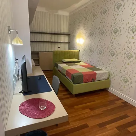 Leonardo ゲストハウス *